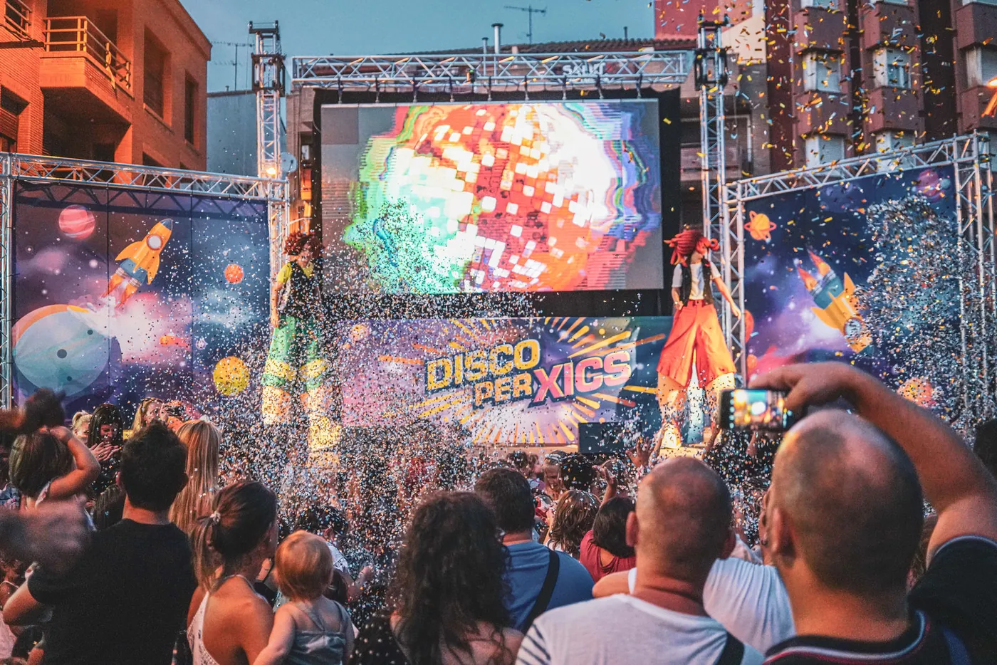 Disco per Xics amb pantalla i llums